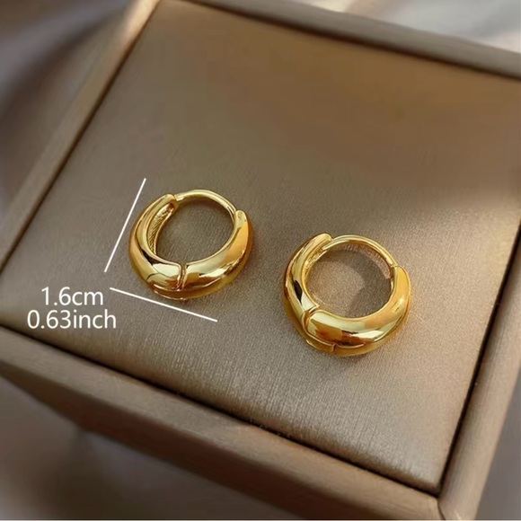 New Luxury 18k Gold Plated Small Hoop Earrings - Picture 7 of 7
